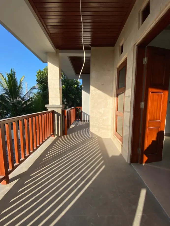 Modern 3-Story Home with Rooftop in Batubulan